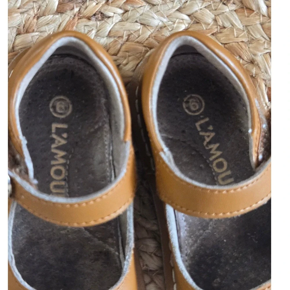 L'Amour Shoes Girls Tan Leather Mary Jane Flats T-Strap Size 9 Toddler